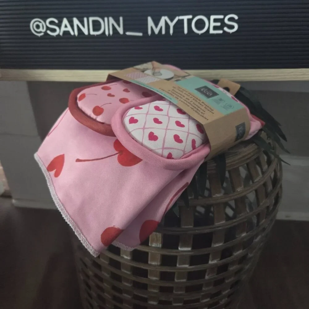 Go Eco I set 2 towels, 2 scrubbers and heart soaps-valentine themed